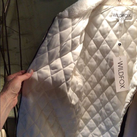 RARE💕💕WILDFOX faux fur bomber jacket - Picture 2 of 6